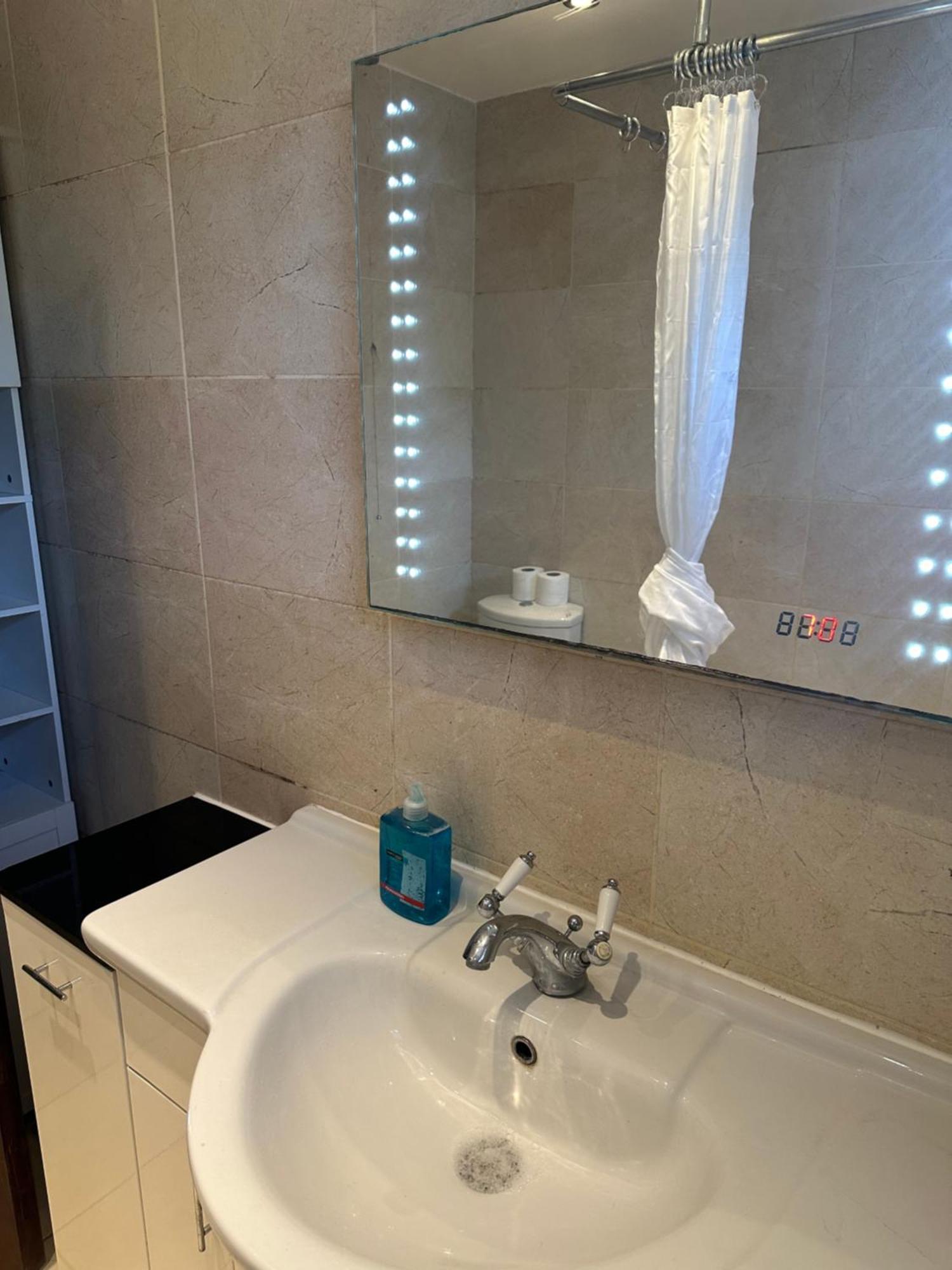 Leavesden Residence - Central - Cosy - Harry Potter วัตฟอร์ด ภายนอก รูปภาพ